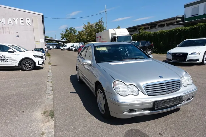 Mercedes-Benz C 240