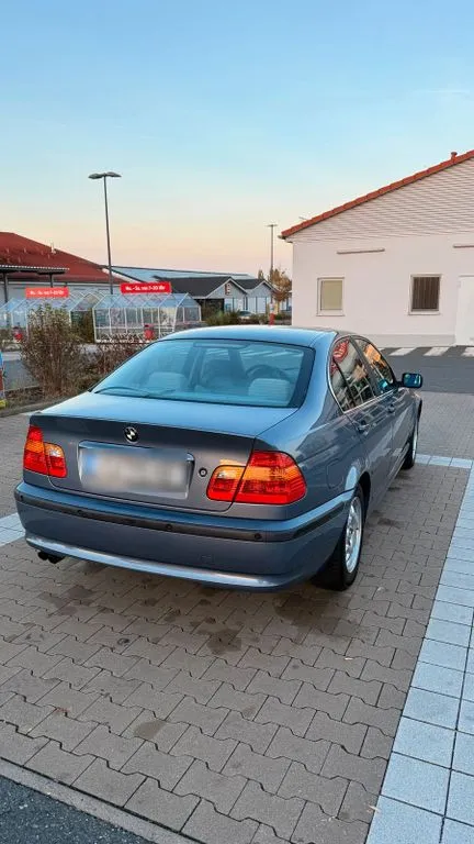 BMW 320