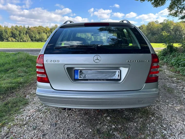 Mercedes-Benz 200