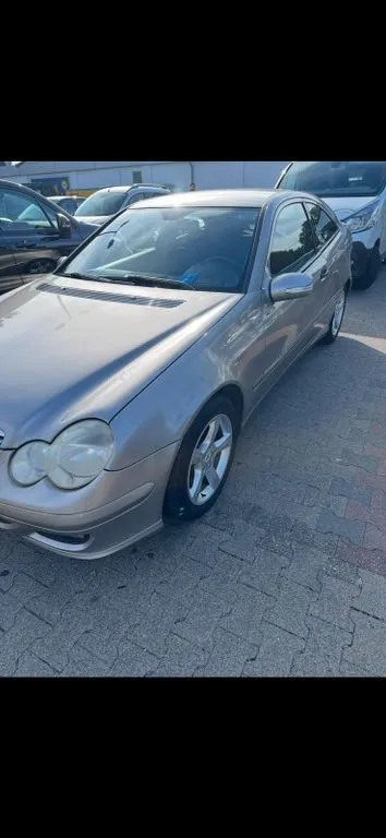 Mercedes-Benz C 200