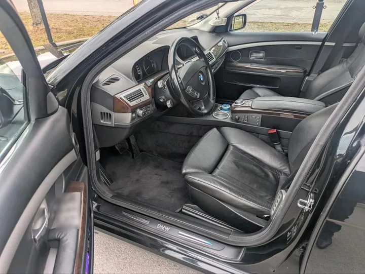 BMW 730