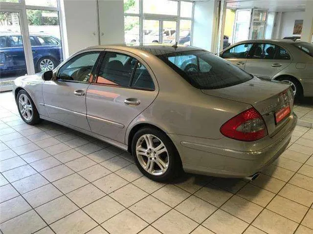 Mercedes-Benz E 280