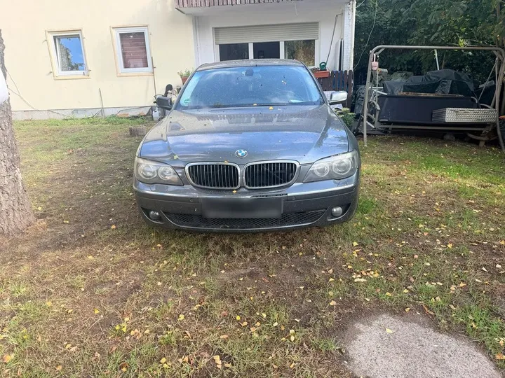 BMW 730