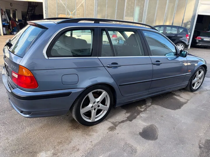 BMW 320