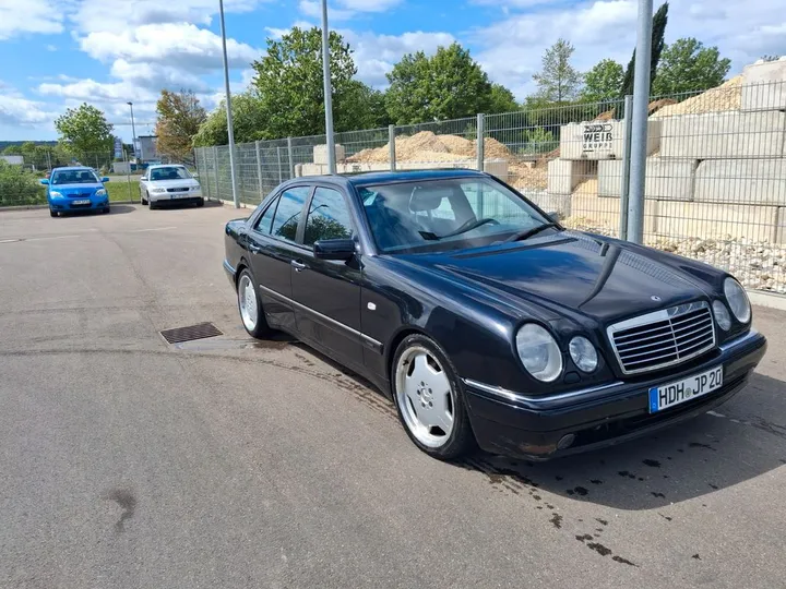 Mercedes-Benz E 55 AMG