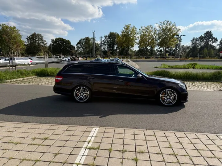 Mercedes-Benz E 63 AMG