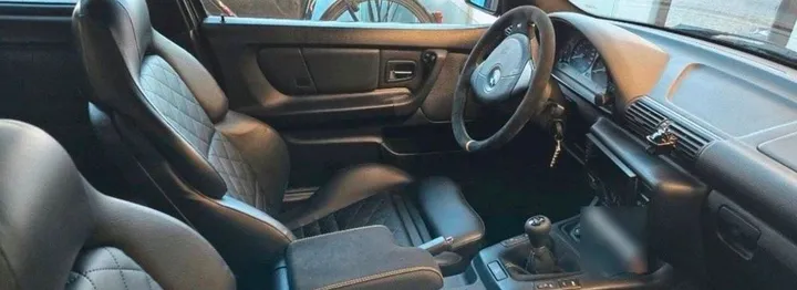 BMW 323