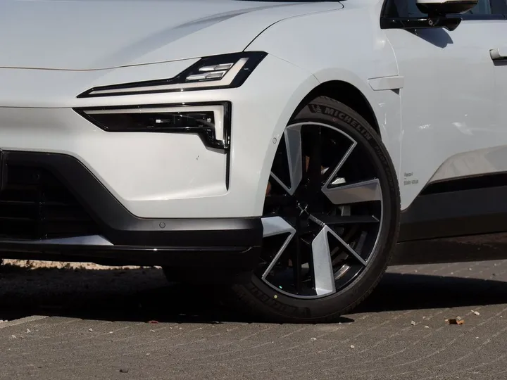 Polestar 4