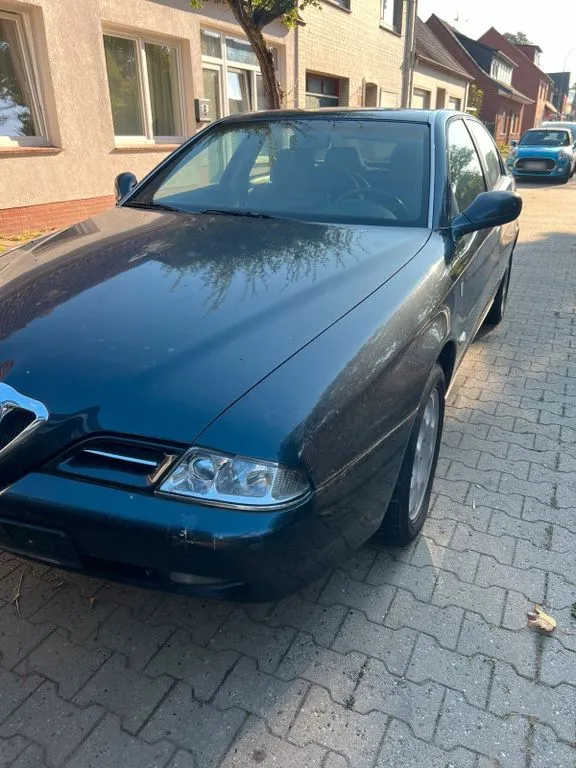 Alfa Romeo 166