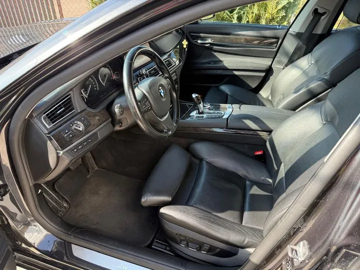 BMW 740