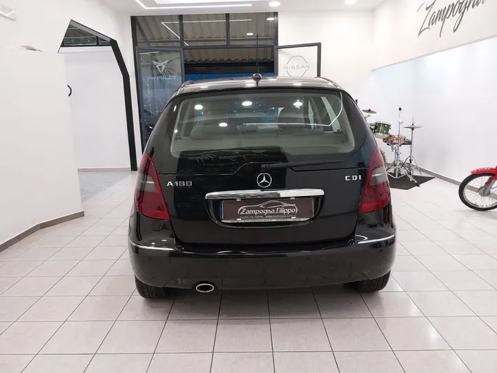 Mercedes-Benz A 180