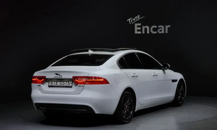 Jaguar XE