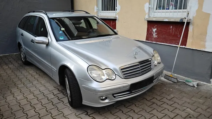 Mercedes-Benz C 200