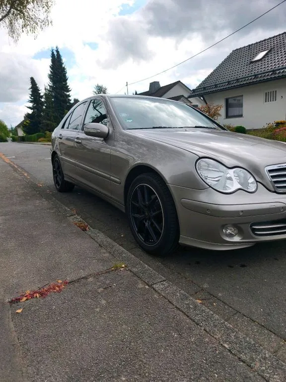 Mercedes-Benz C 180