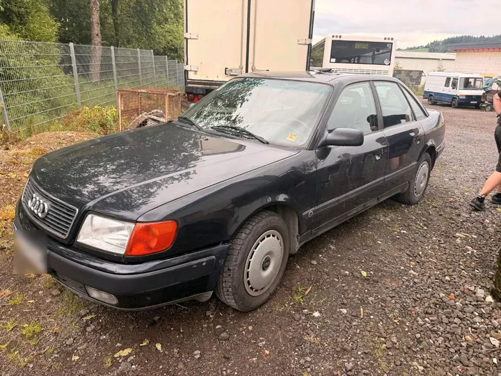 Audi 100
