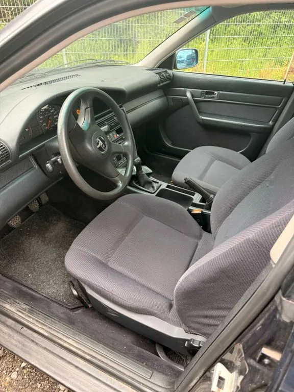 Audi 100