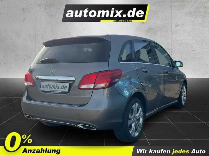 Mercedes-Benz B 180