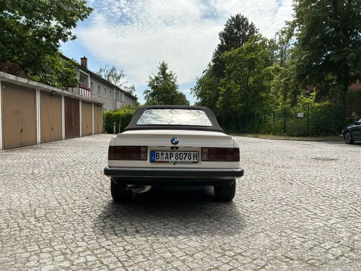 BMW 325