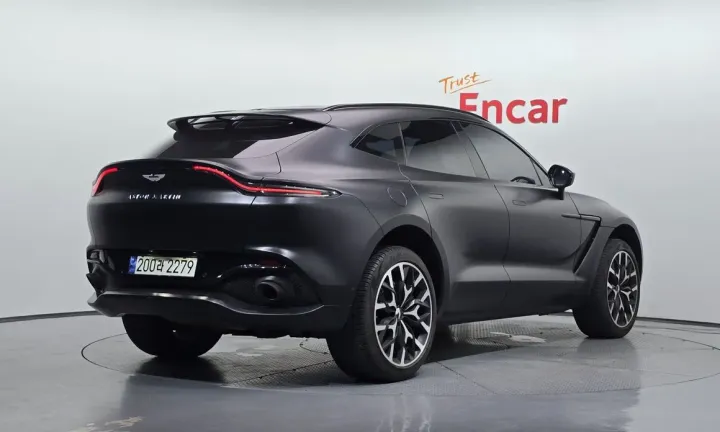 Astonmartin DBX