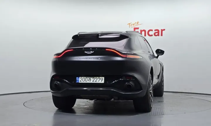 Astonmartin DBX