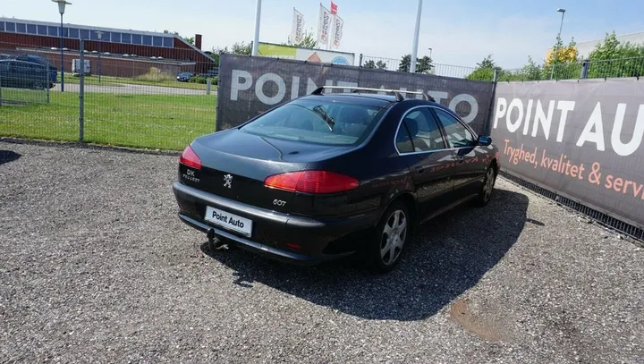 Peugeot 607