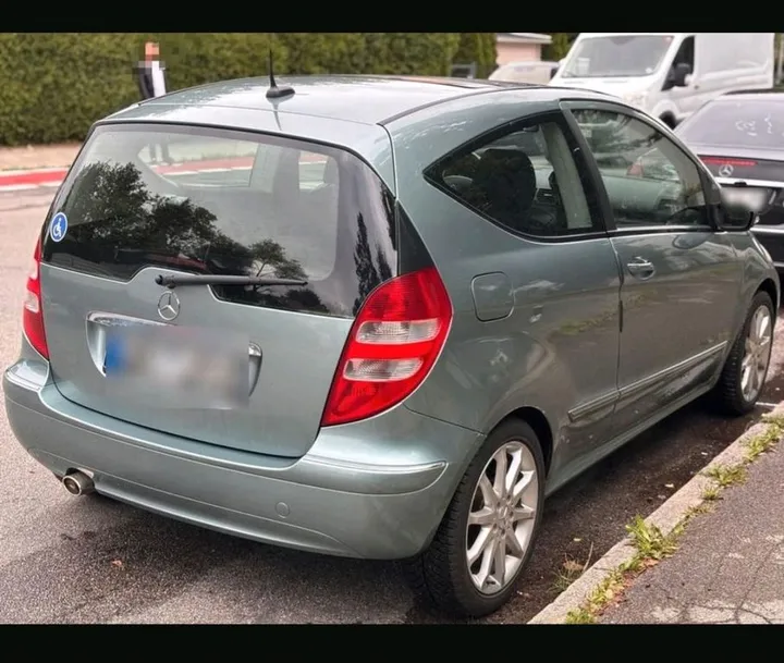Mercedes-Benz A 200