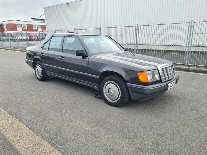 Mercedes-Benz E 260