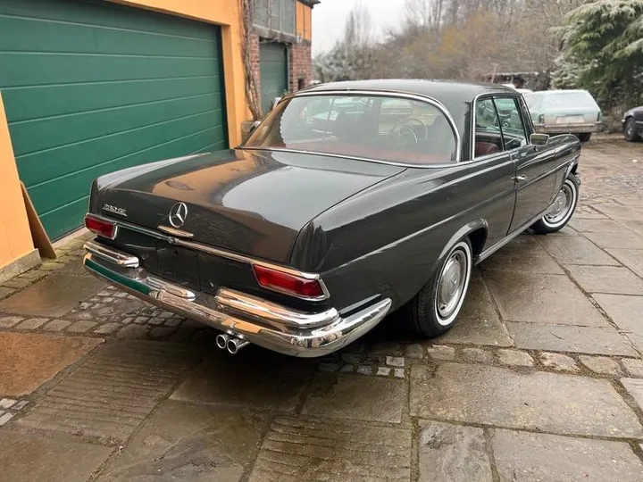 Mercedes-Benz 280