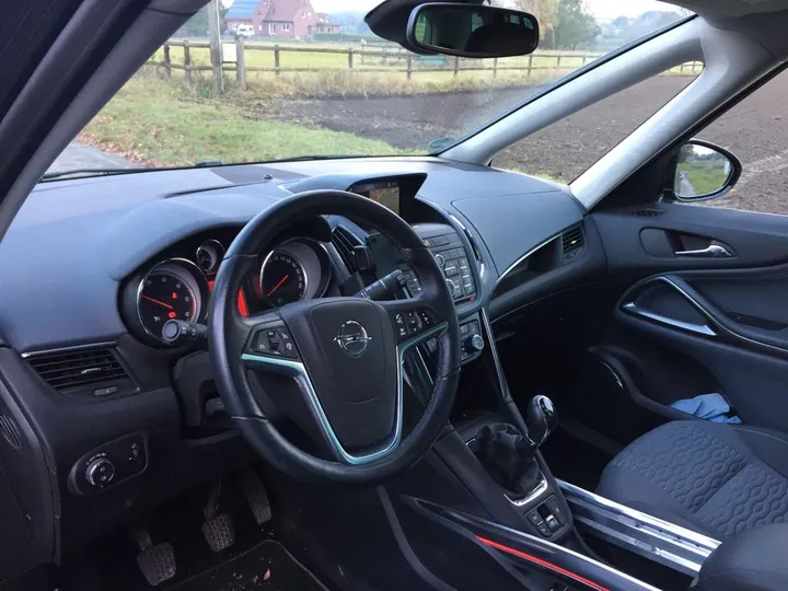 Opel Zafira Tourer