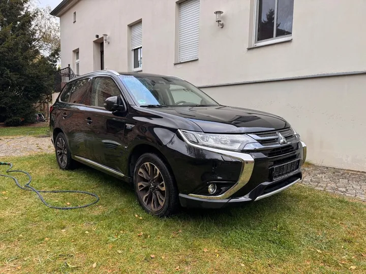Mitsubishi Plug-in Hybrid Outlander