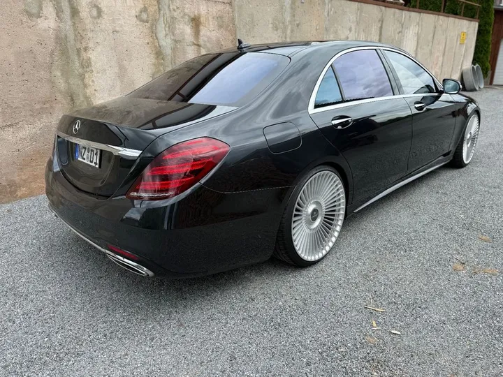 Mercedes-Benz S 560