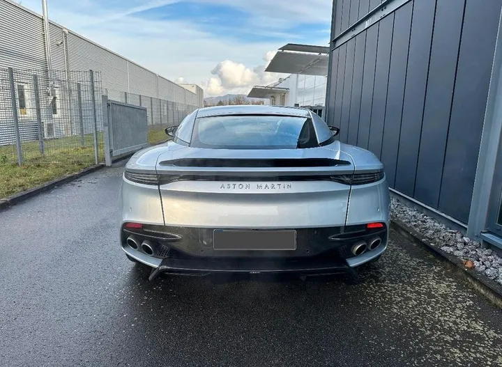 Aston Martin DBS