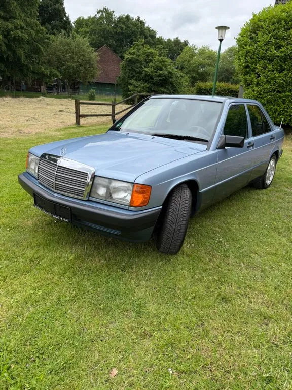 Mercedes-Benz 190