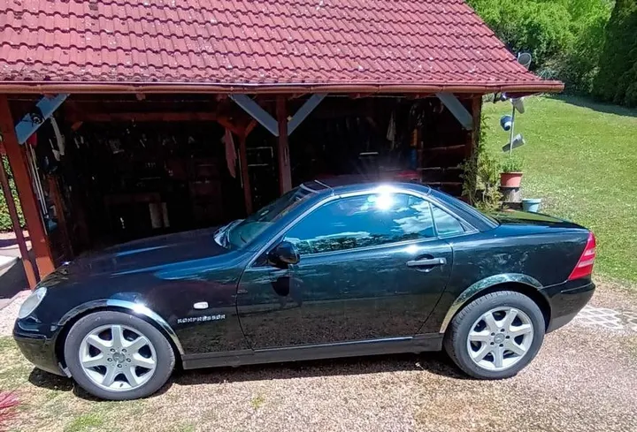 Mercedes-Benz SLK 230