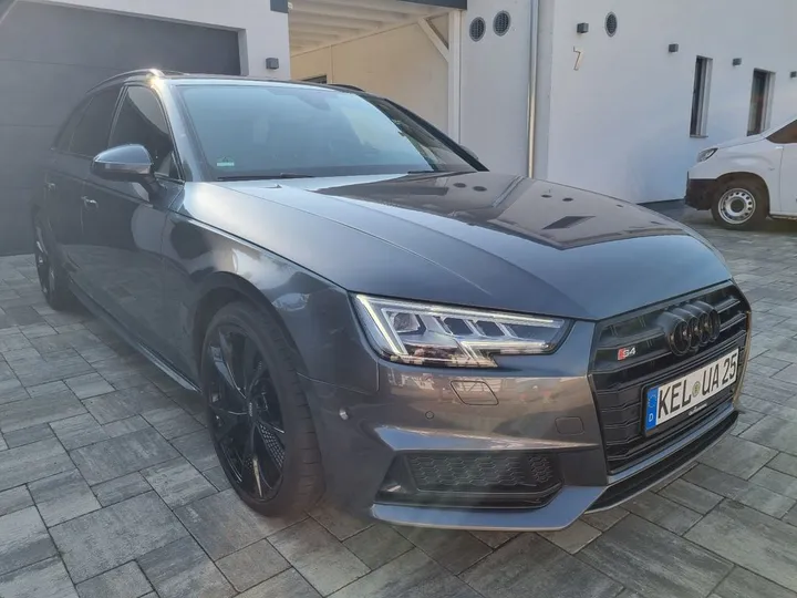 Audi S4