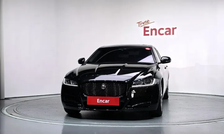 Jaguar XF
