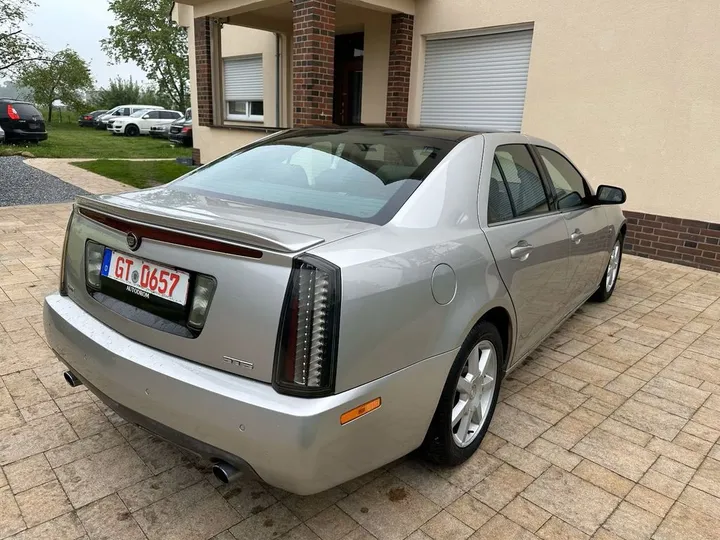 Cadillac STS