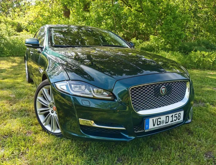 Jaguar XJ