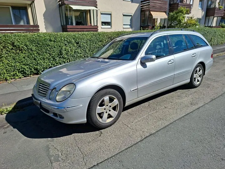 Mercedes-Benz E 220