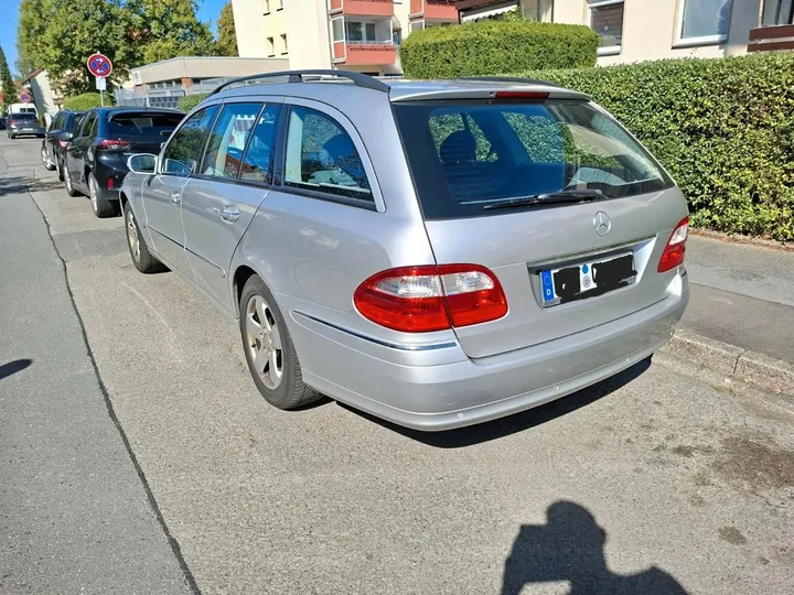 Mercedes-Benz E 220