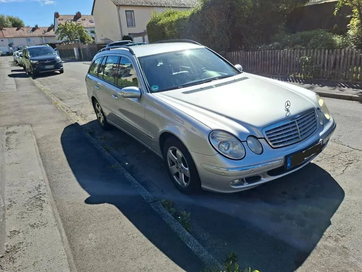 Mercedes-Benz E 220