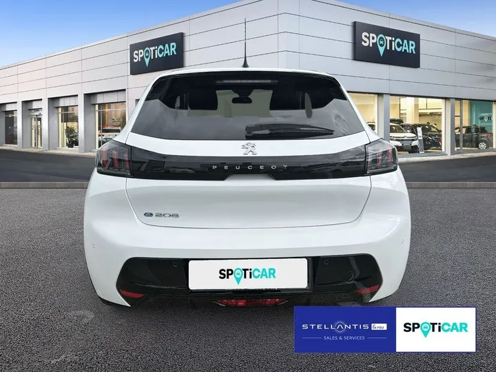 Peugeot e-208