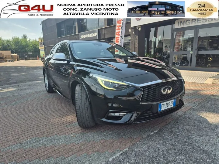 Infiniti Q30