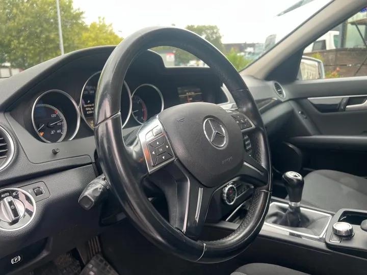 Mercedes-Benz C 200