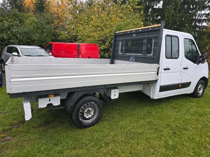 Nissan NV400