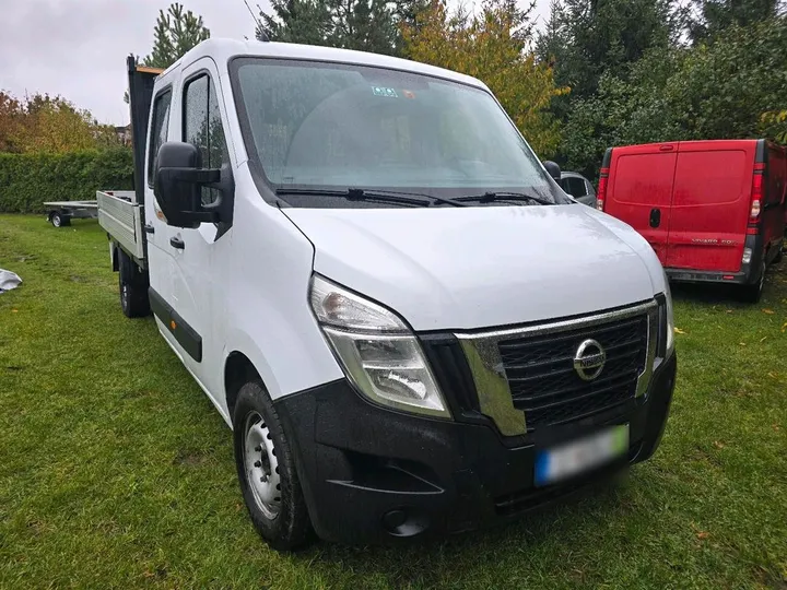 Nissan NV400