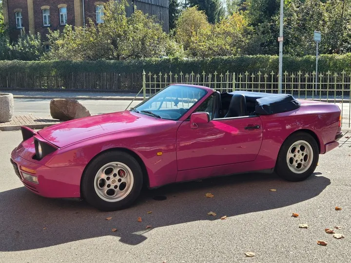 Porsche 944