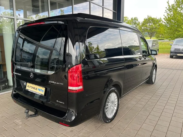 Mercedes-Benz V 250
