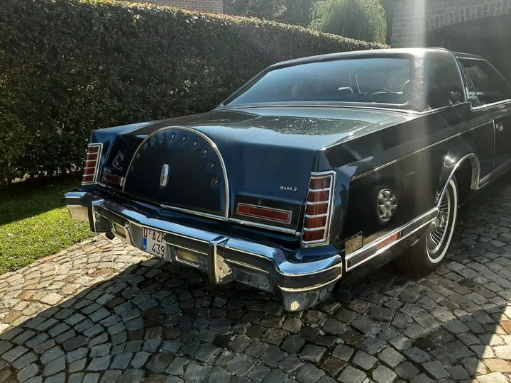 Lincoln Continental