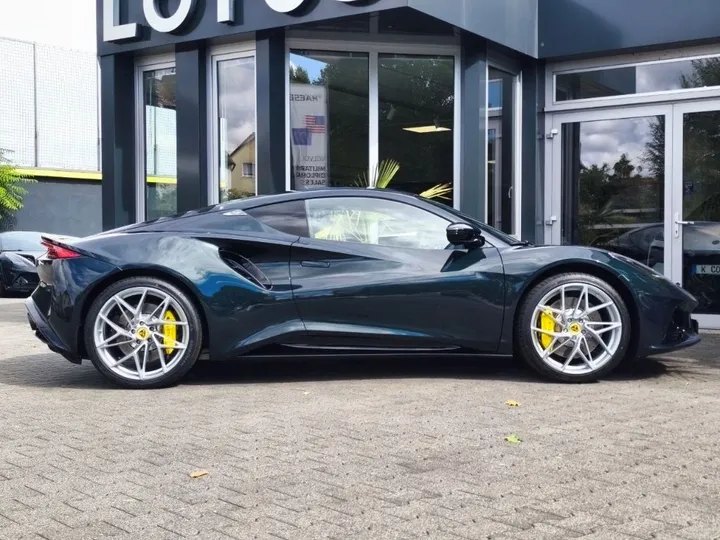 Lotus Emira